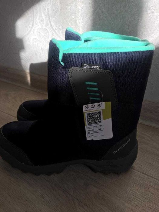 Сапоги водонепроницаемые бренд "Декатлон" .