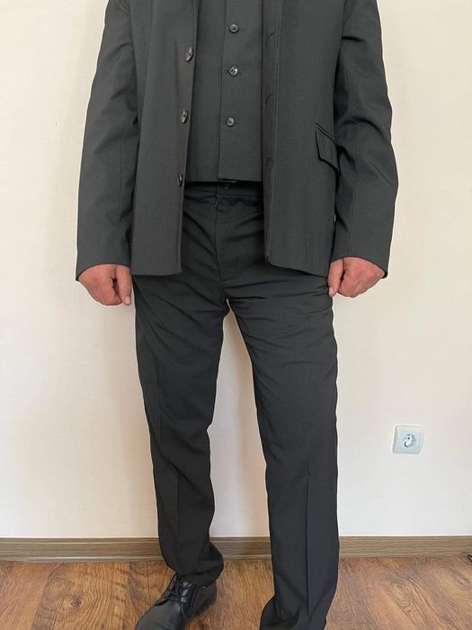 Costum  pentru  bărbați