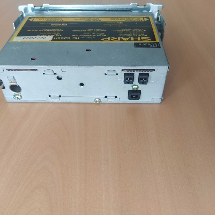 Радиокасетофон за кола Sharp RG-6200H (ретро/винтидж/vintage)