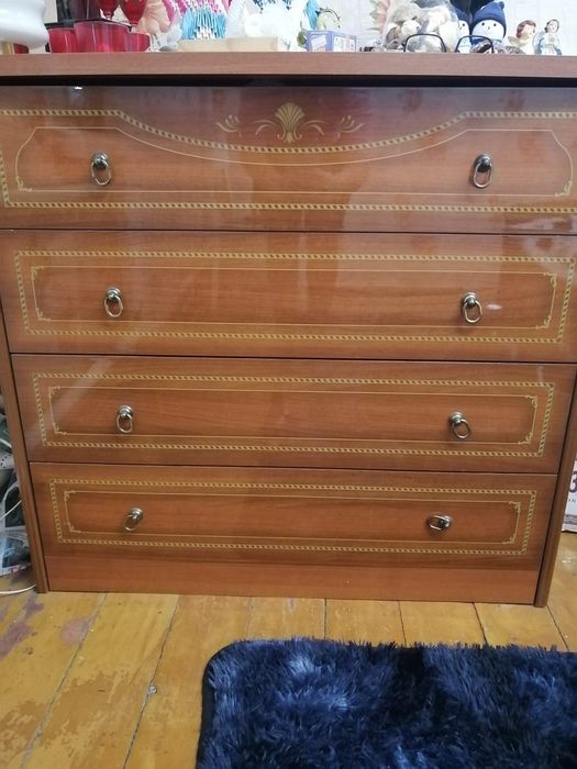 Продам спальный гарнитур