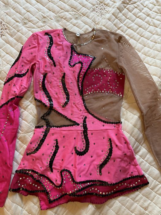 Продам купальник для художественной гимнастики, абсолютно новый