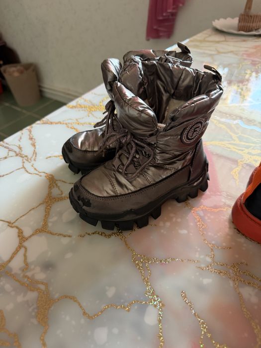 Продам обувь на девочку