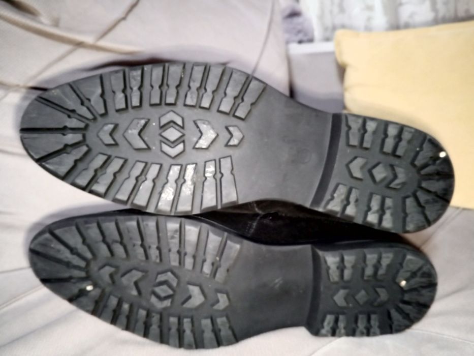 Продам зимние ботинки