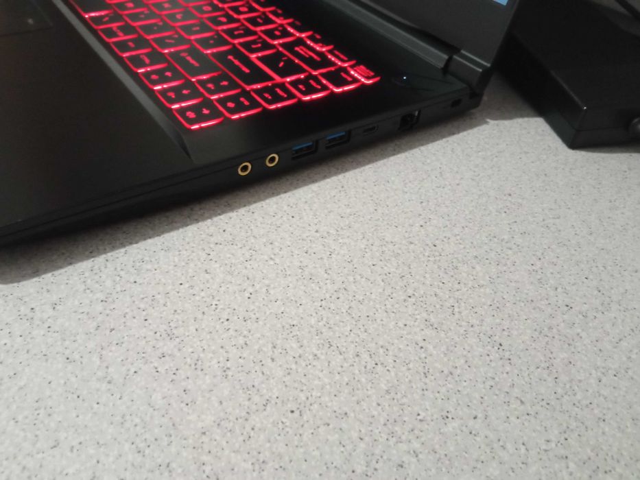 Laptop Gaming i7 11800H 16 CORES led 144Hz 16GB placa dedicata NVIDIA
