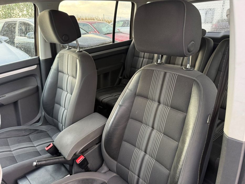 Dezmembrez Vw touran facelift 2012 Maro - LH8Z 2.0 tdi CFHC volan stanga