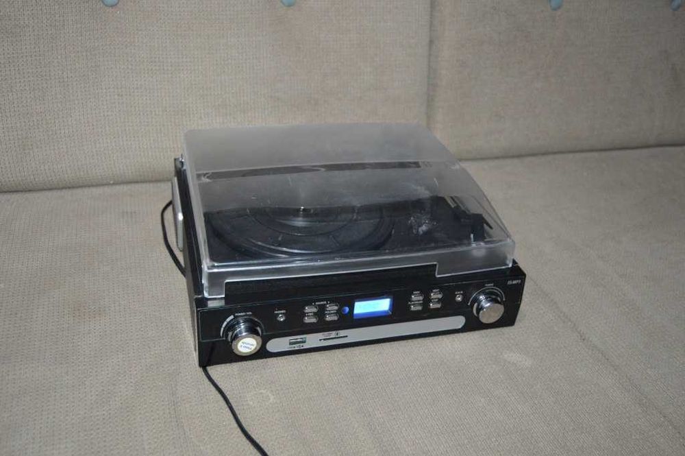 Pick-up Multifuncțional DIGITNOW! M36 – Vinil, Casetă Audio, Radio, USB & SD, Boxe Integrate