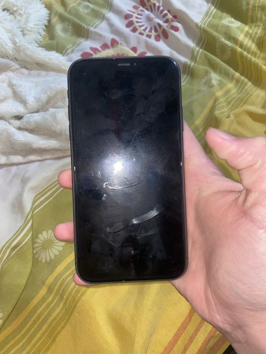 Продам Айофон 11