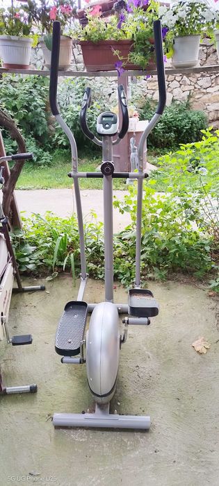 Продавам 2 броя велоаргометрър