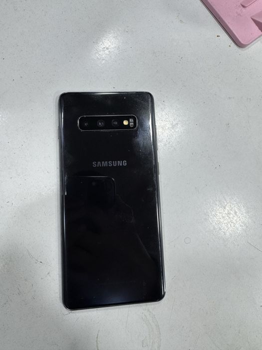 Samsung S10+ экран куйган , плата янги