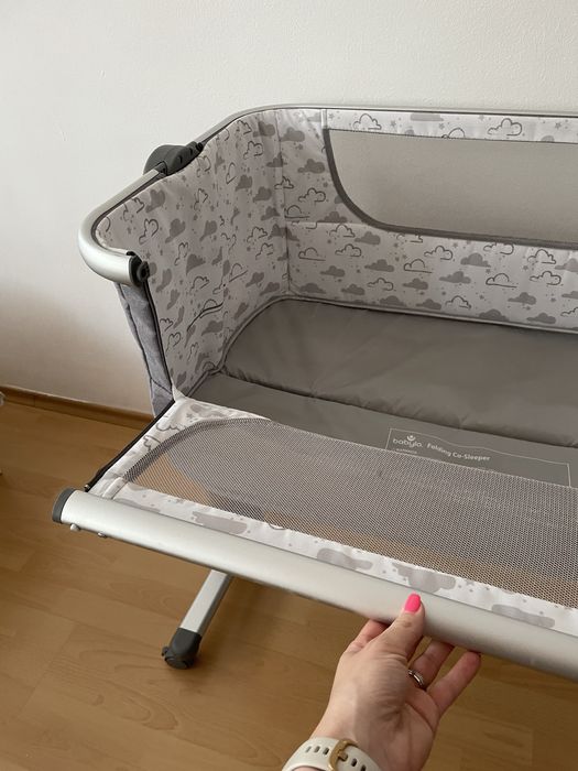 Детско легло next to me