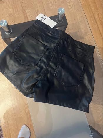 Pantalon scurt Zara, cu eticheta