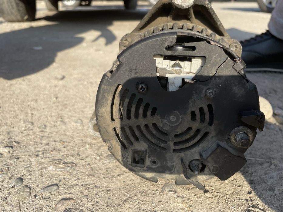 Генератор мерседес 124.