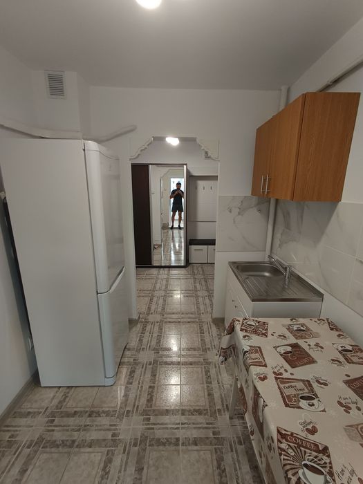 Vand apartamane 2 camere