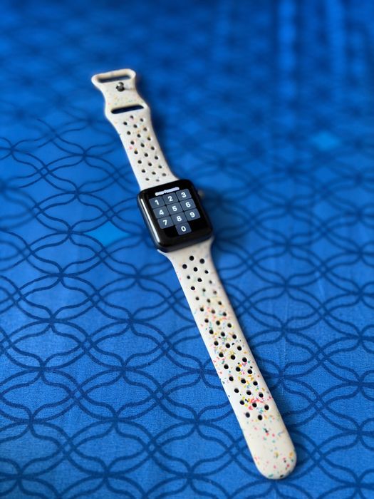 iPhone 14 Pro Max gold 256G + Apple Watch 3