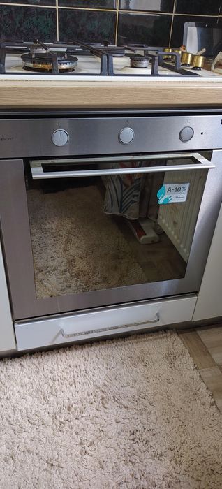 Vand cuptor electric Whirlpool