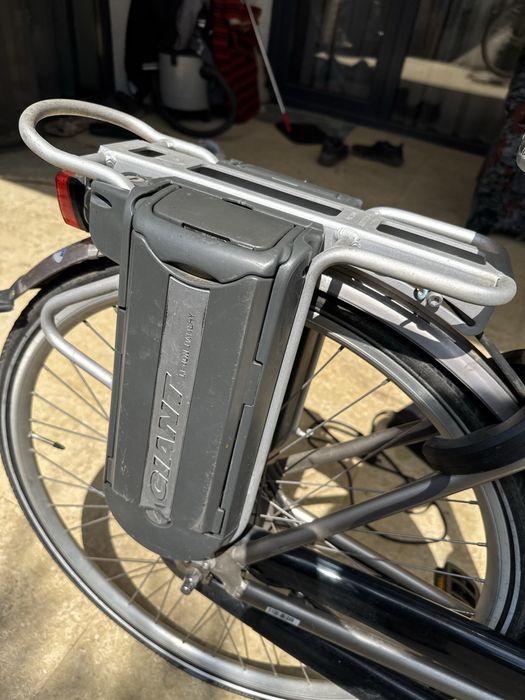 Bicicletă electrică Giant Twist, motor pe roata față, cutie Shimano Nexus 8 viteze, baterie Li-Ion