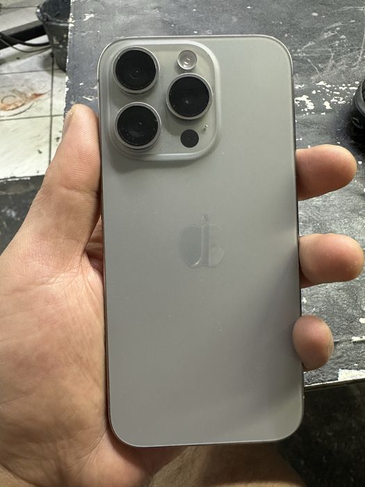 iphone 15 pro Titanium