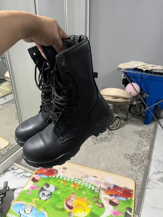 Продам берцы и камуфляж
