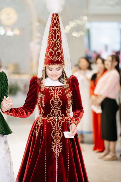 Ұзату көйлек, платье на ұзату