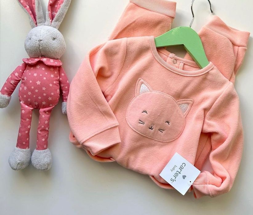 Два нови ромпърa Carters 6 & 12месеца