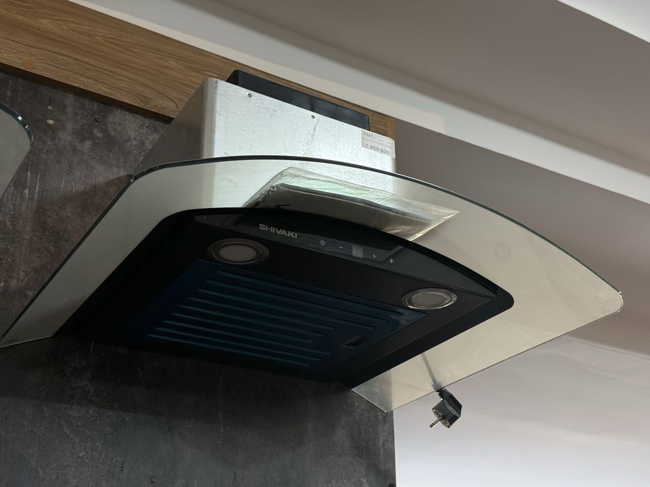 Вытяжка SHIVAKI черный