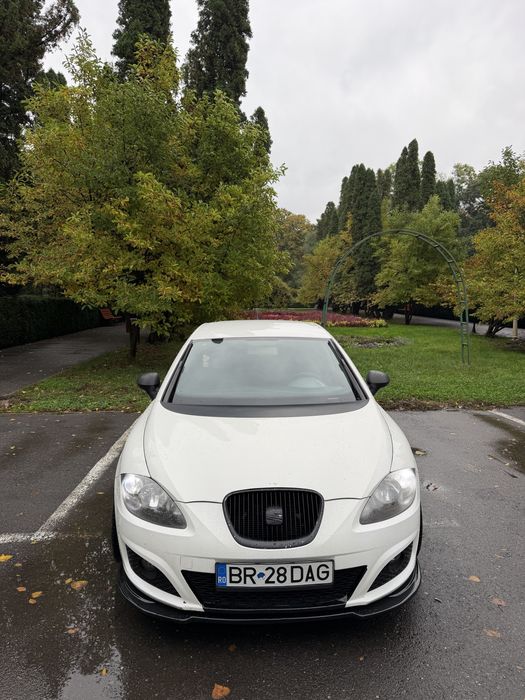 Seat Leon 2010 benzină, 3.300 € — imagine 2