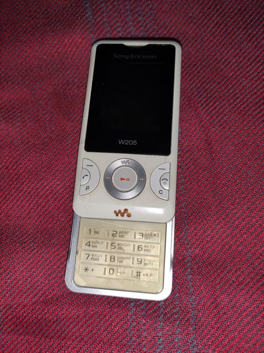 Редкий Sony Ericsson W205 Walkman Oriflame × Дима Билан (Коллекционный
