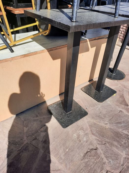 Стулья, столы для бара.