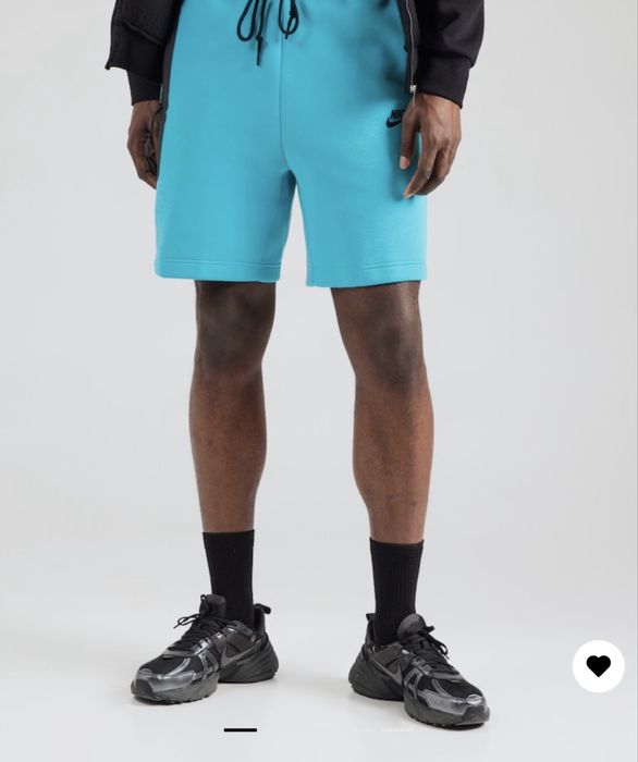Nike tech fleece shorts - L