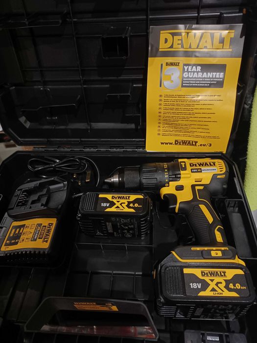 Makita и DeWalt комплект с две батерии