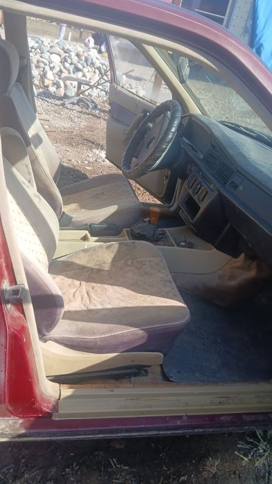 Мерседес 190 средний состояние