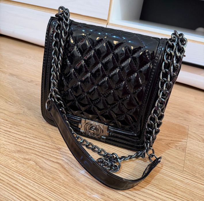 Дамска чанта в черно