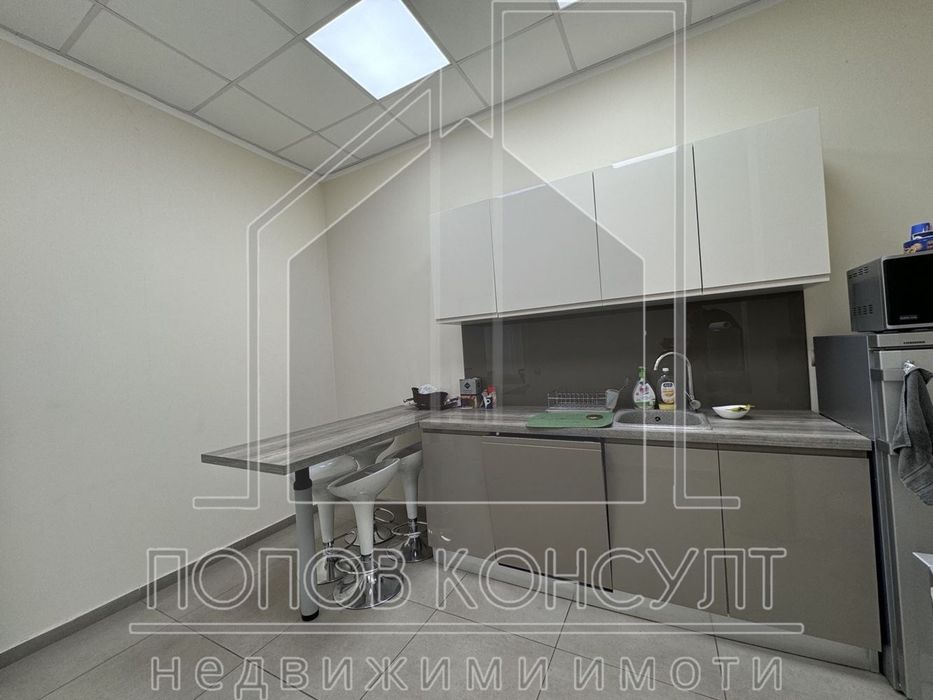 Продава се Офис в Пловдив, Южен - 132 кв.м за 1116 €/кв.м - Снимка #9