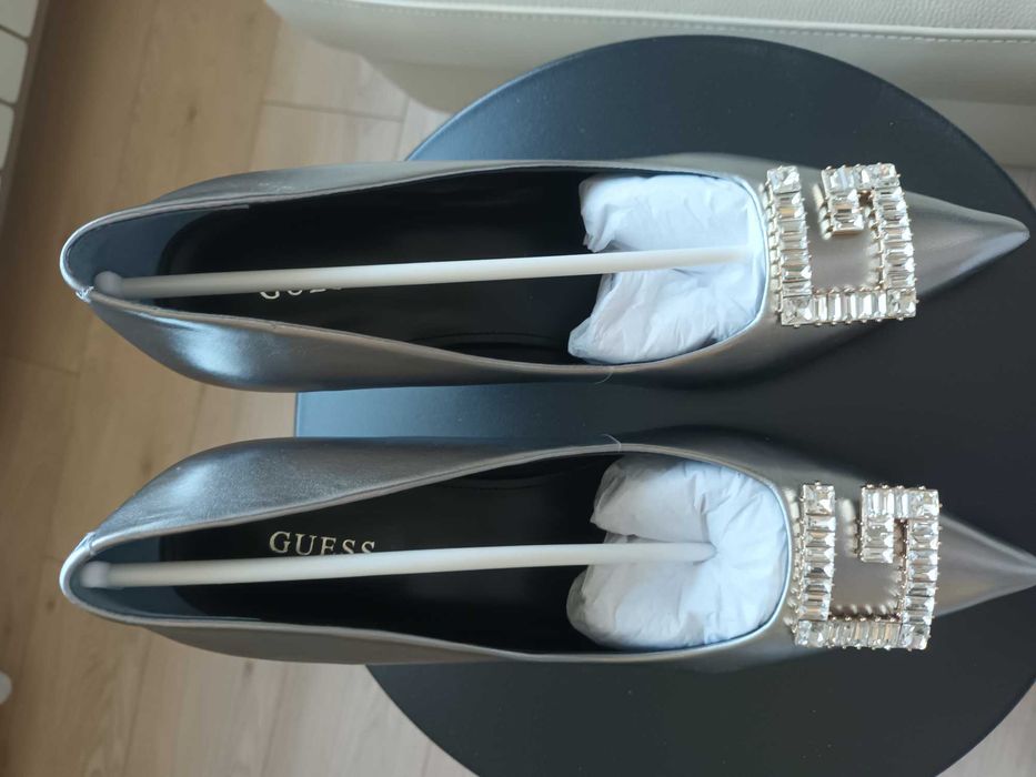 маркови дамски обувки на ток GUESS