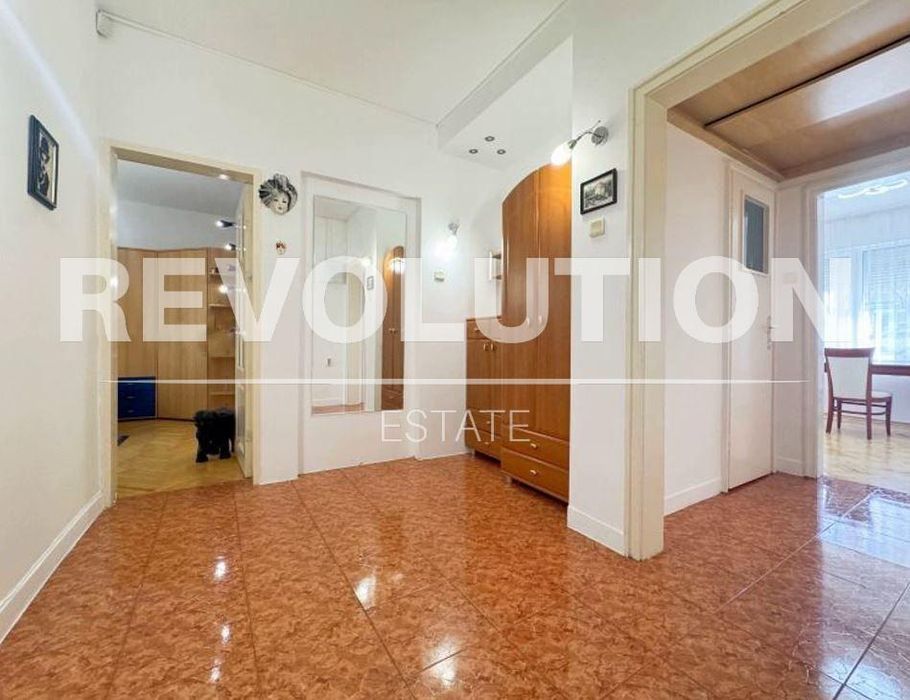 Тристаен апартамент  в гр.Варна, Чаталджа!