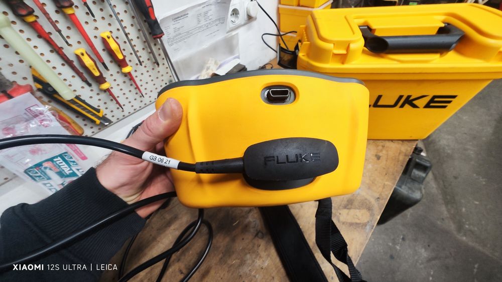 Мултитестер Fluke 1662