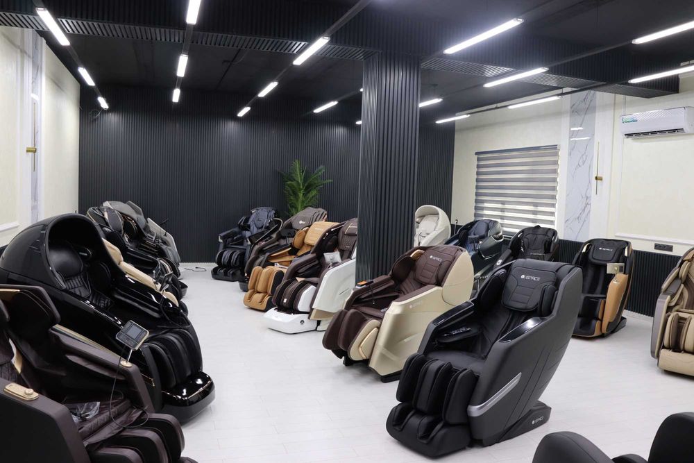 Массажное кресло с функцией растяжки для расслабления.