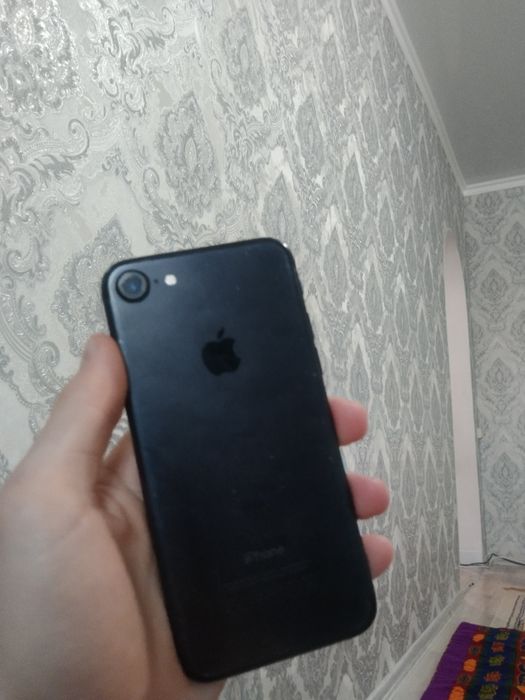 Iphone 7 гарантией