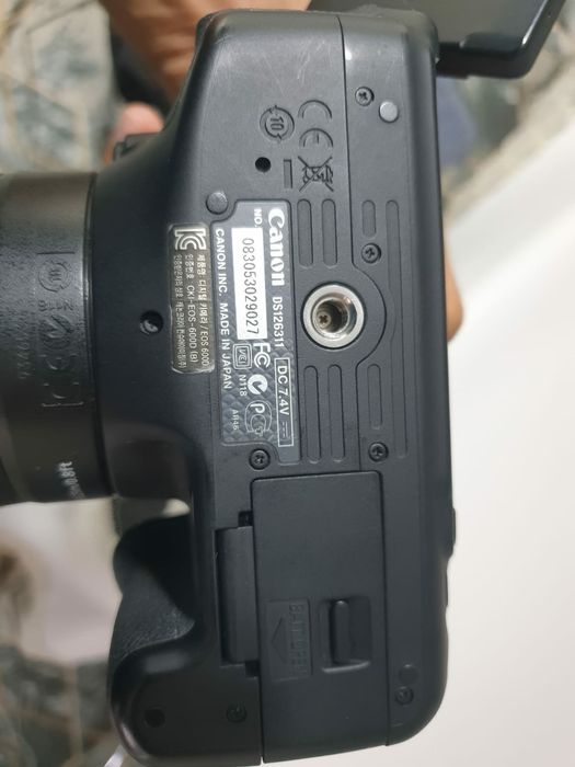 Canon eos 600D продам недорого