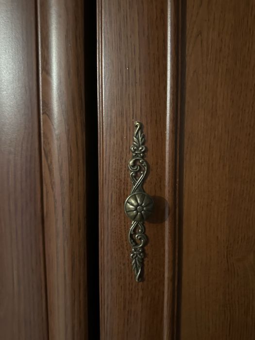 Шкаф большой для одежды