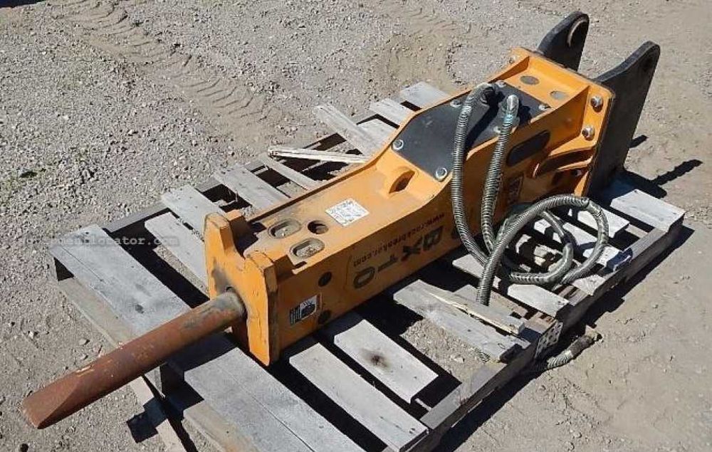 Inchiriez buldoexcavator cu picon, basculante, excavator, utilaje, etc