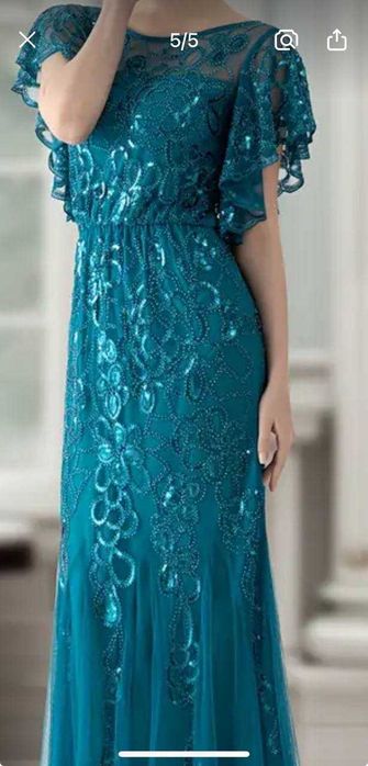 Платье нарядное красивое