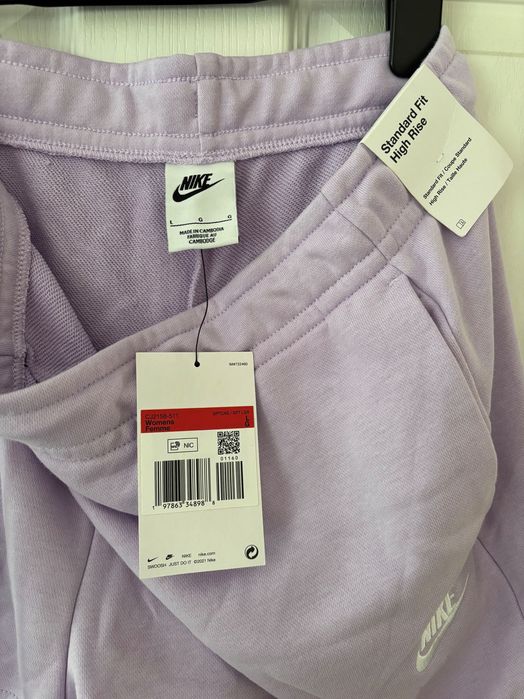 Дамски къси панталони Nike