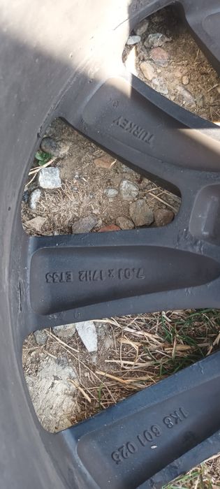 Vând jante cu cauciucuri sau schimb