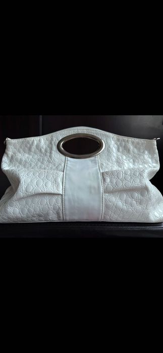 Луксозна елегантна бяла лачена чанта Уникат Стил и Красота