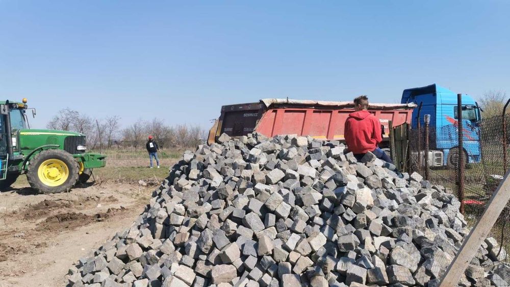 Piatră Cubică Granit - Soluția Ideală pentru Pavaj Durabil