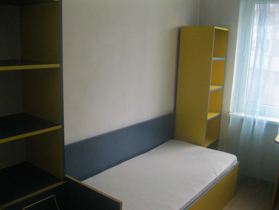 Persoana fizica vand ap. 4 camere etaj 1 Rogerius