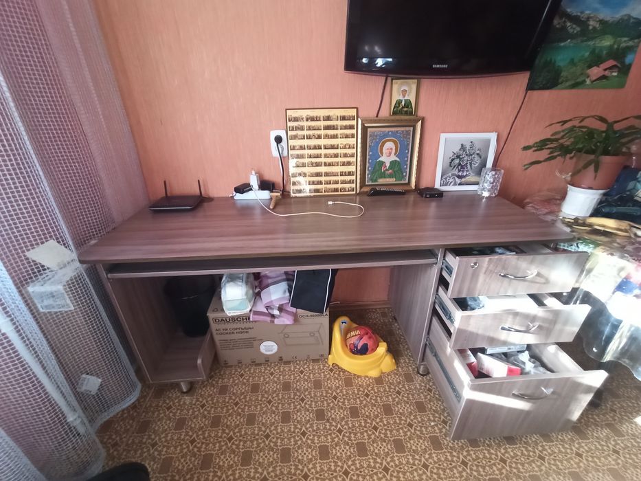 Стол компьютерный