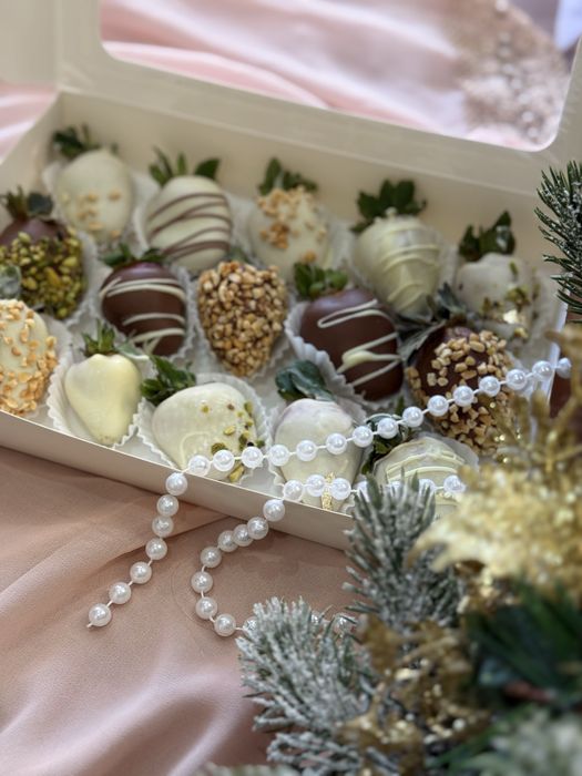 Клубника в шоколаде  | Финики в шоколаде