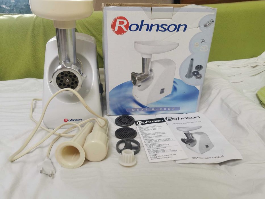 Masina de tocat Rohnson stare foarte buna cu accesorii